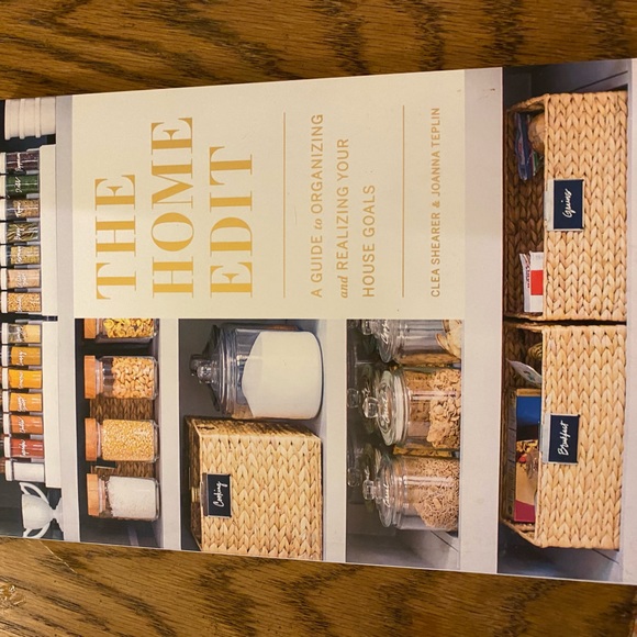 The Home Edit:  A Guide to Organizing and Realizing Your House Goals - Picture 1 of 2